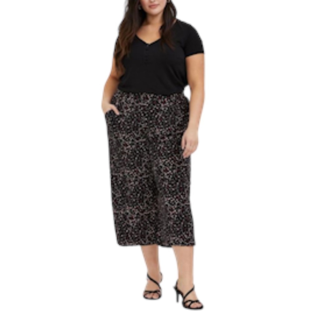 NEW Torrid Pull-On Wide Leg 26 Crop Studio Knit Hearts Comfy Slinky - Picture 10 of 10